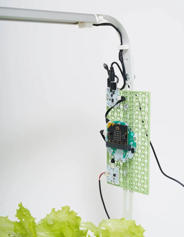 Smart Hydroponics Kit for Classrooms